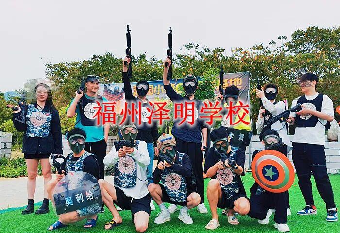 问题少年特训全封闭学校 正规心理陪伴育人优于传统封闭特训